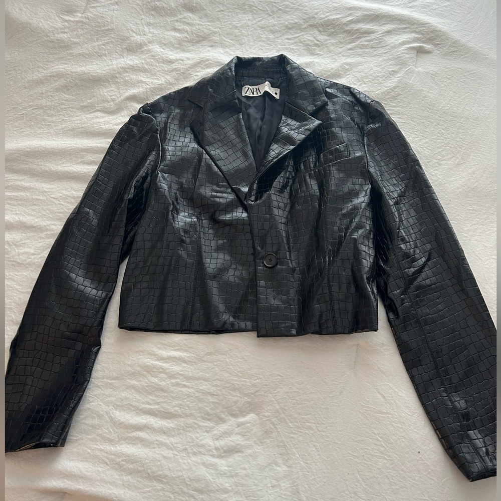 Zara Womens Patent Black Faux Crocodile Leather Cropped Jacket